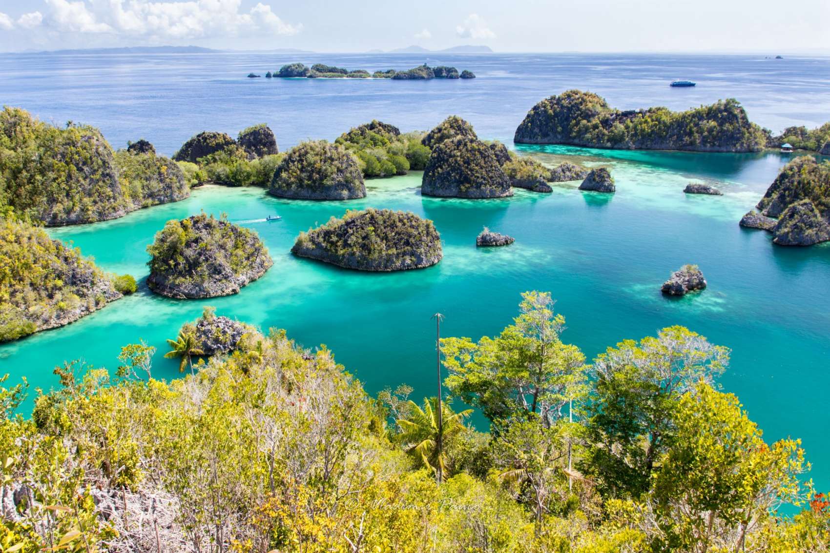 18 Panorama Alam Raja Ampat Foto Pemandangan HD 18 Panorama Alam Raja Ampat Foto Pemandangan HD
