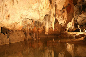 Domica cave, SLovakia; Pic source: wikimedia.org Author1: Jojo, Author2: Dariusz Wozniak