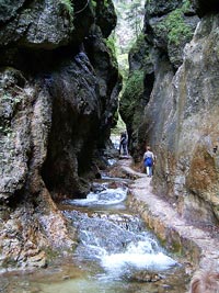 Janosik holes, SLovakia - Img source: wikimedia.org , I Sacek, Senior;